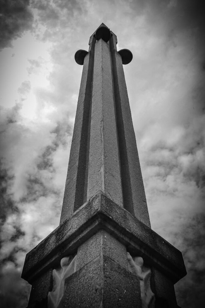 Obelisco rumo ao céu - Lucas Pessoa Dantas 